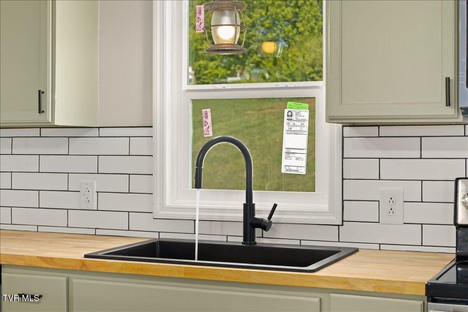 Photo #21: 151 Chalk Level Road