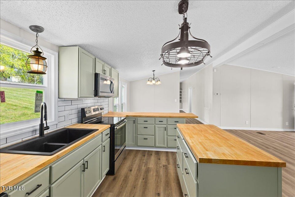 Photo #22: 151 Chalk Level Road