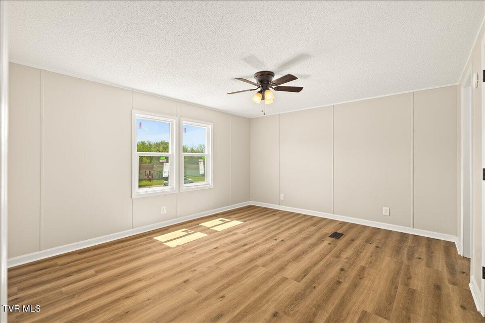 Photo #24: 151 Chalk Level Road