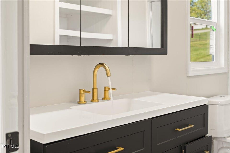 Photo #28: 151 Chalk Level Road