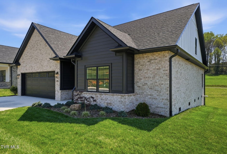 Photo #4: 115 Station Way