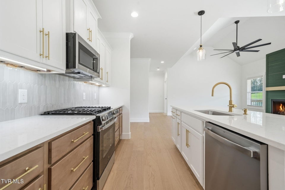 Photo #10: 115 Station Way