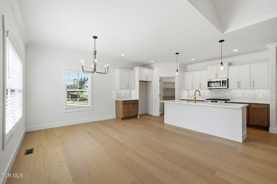 Photo #17: 115 Station Way