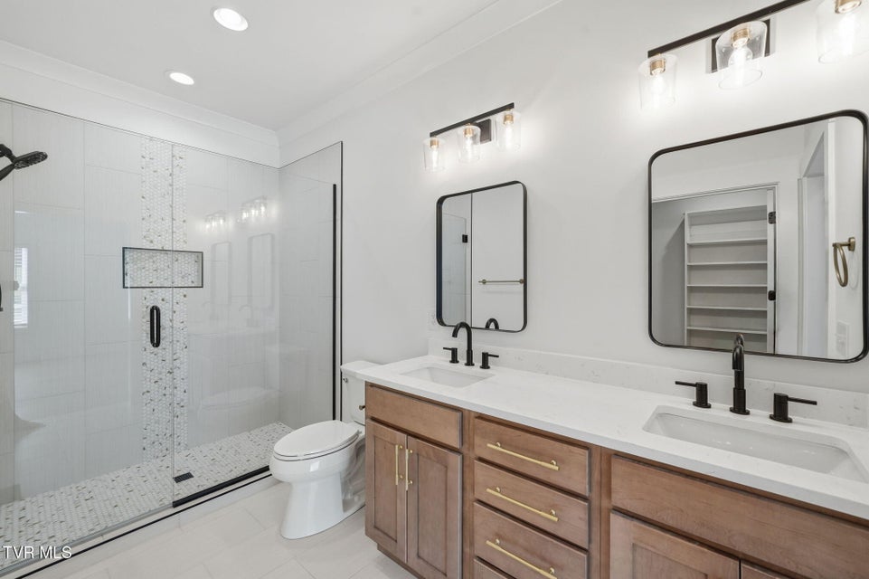 Photo #28: 115 Station Way