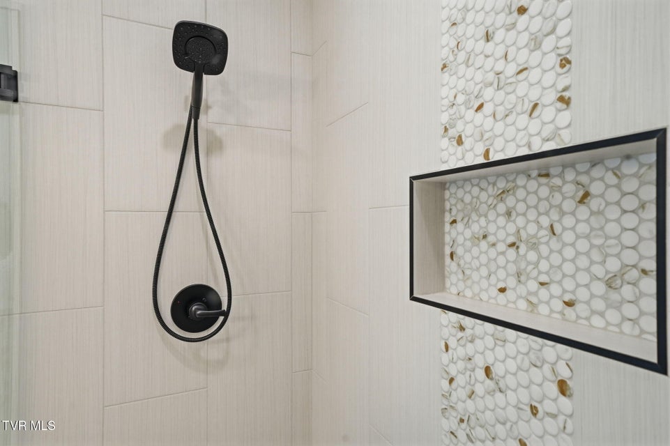 Photo #30: 115 Station Way