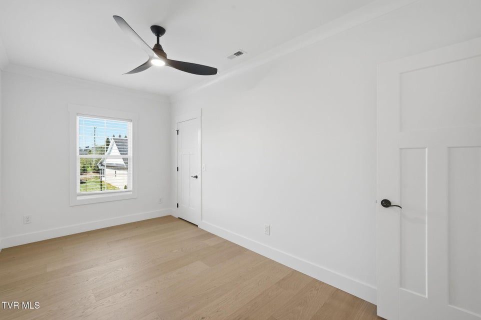 Photo #31: 115 Station Way