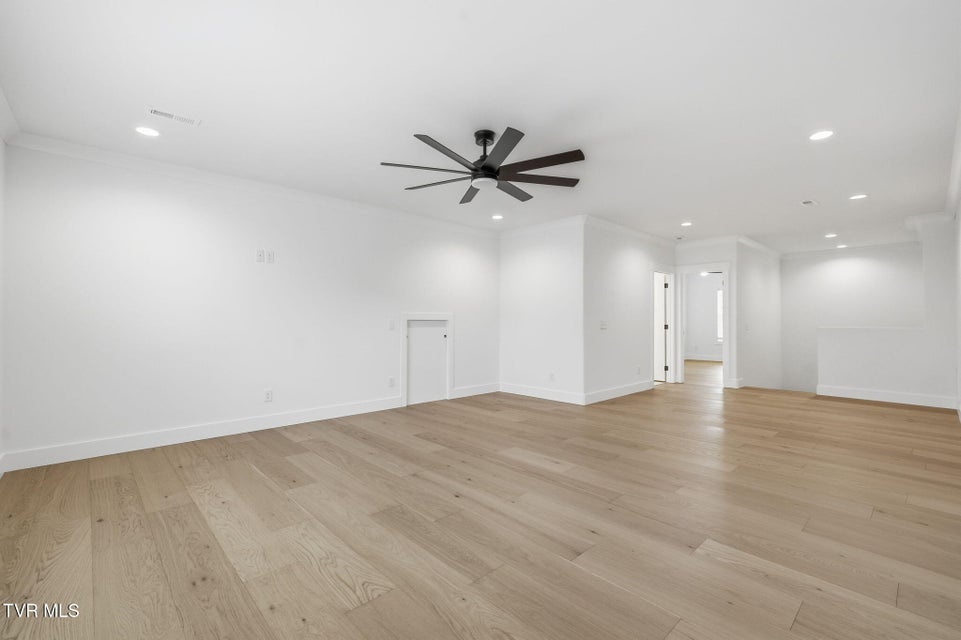 Photo #34: 115 Station Way