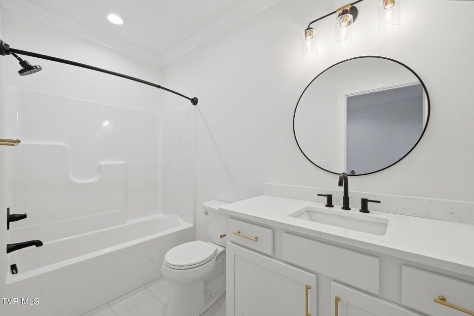 Photo #43: 115 Station Way