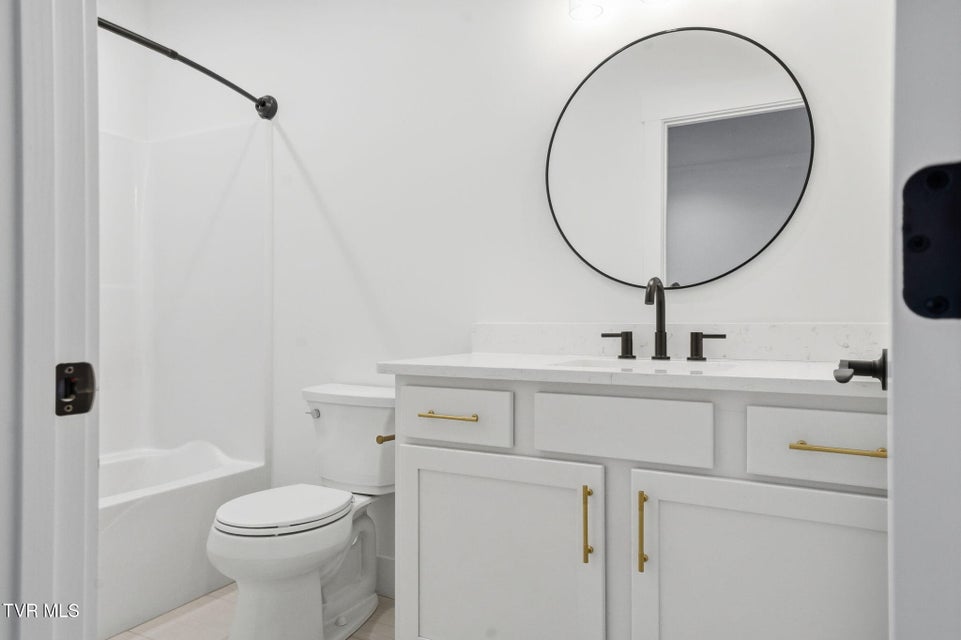 Photo #46: 115 Station Way