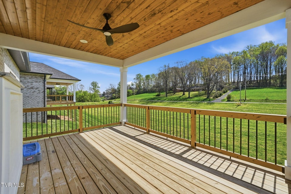 Photo #47: 115 Station Way