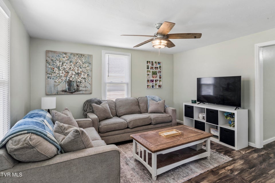 Photo #5: 424 Hamilton Street