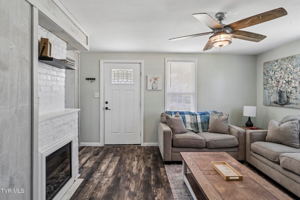 Photo #7: 424 Hamilton Street