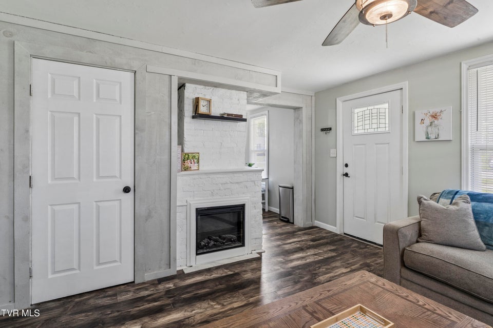 Photo #6: 424 Hamilton Street