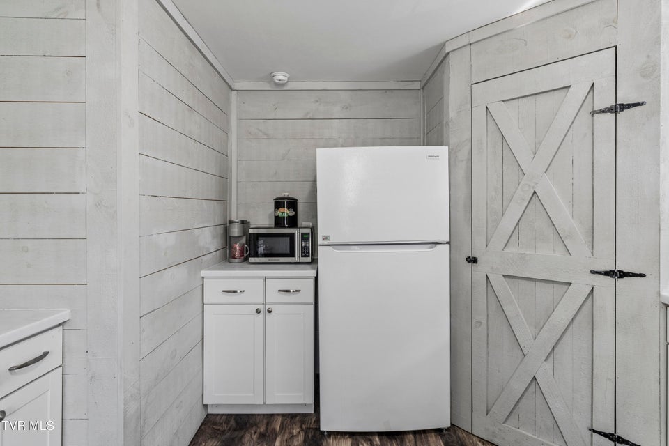 Photo #11: 424 Hamilton Street