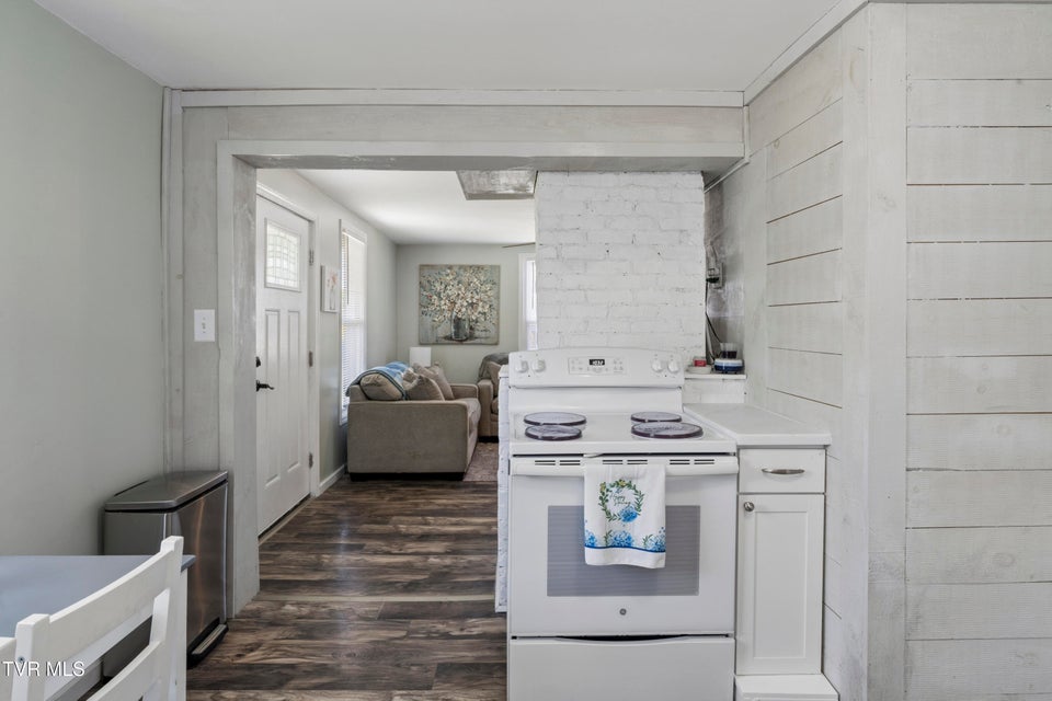 Photo #12: 424 Hamilton Street