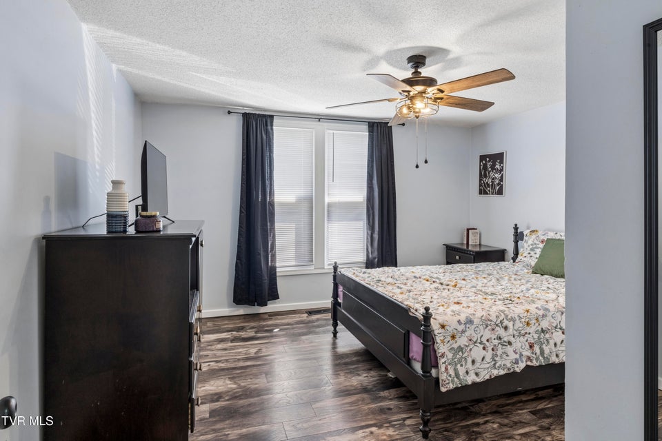 Photo #19: 424 Hamilton Street