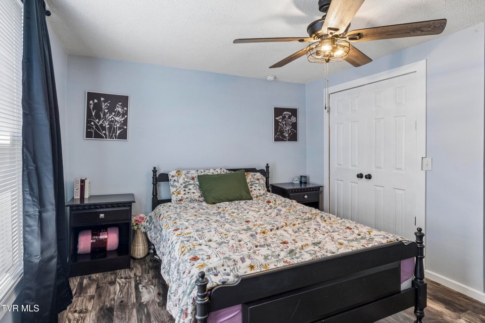 Photo #20: 424 Hamilton Street