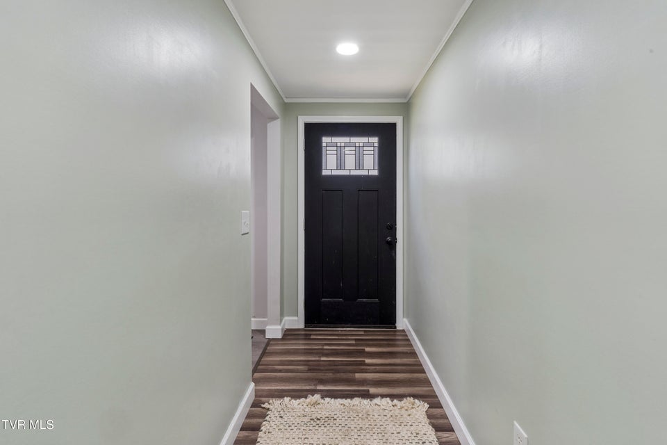 Photo #27: 424 Hamilton Street