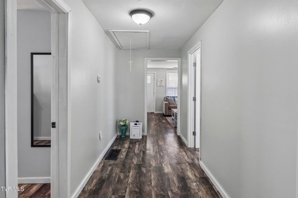 Photo #26: 424 Hamilton Street