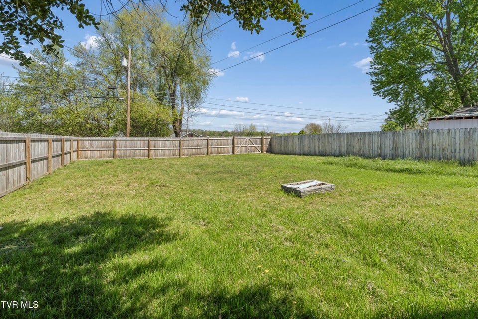 Photo #30: 424 Hamilton Street