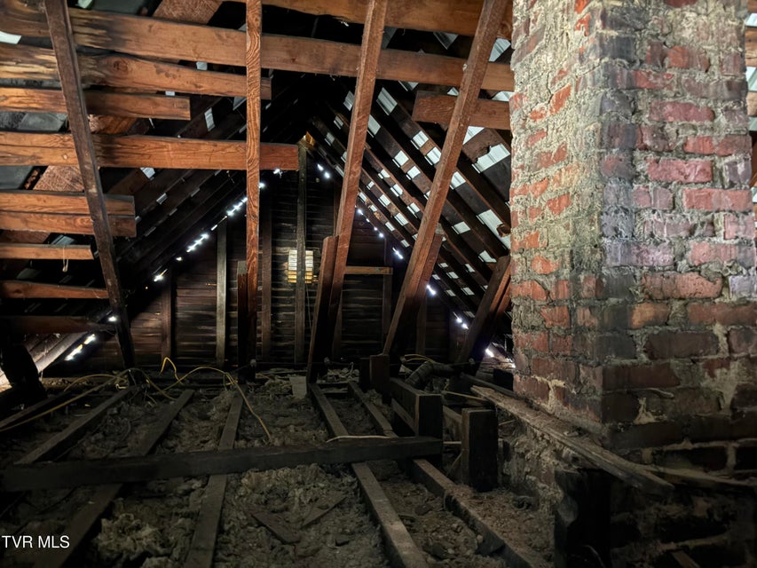 Photo #33: 424 Hamilton Street