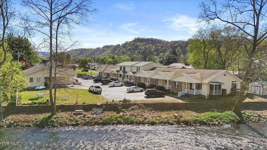 Photo #35: 703 Main Street