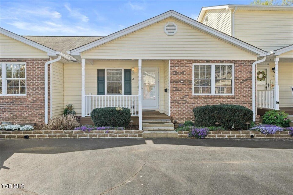 Photo #2: 703 Main Street