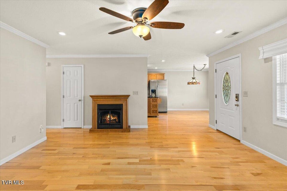 Photo #5: 703 Main Street