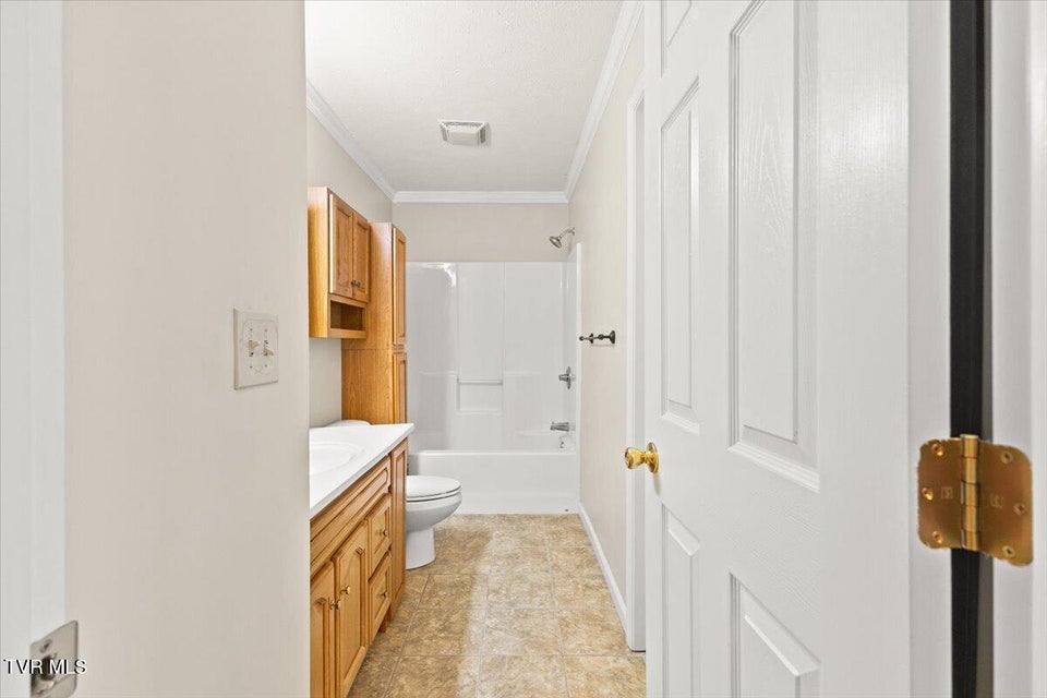 Photo #11: 703 Main Street