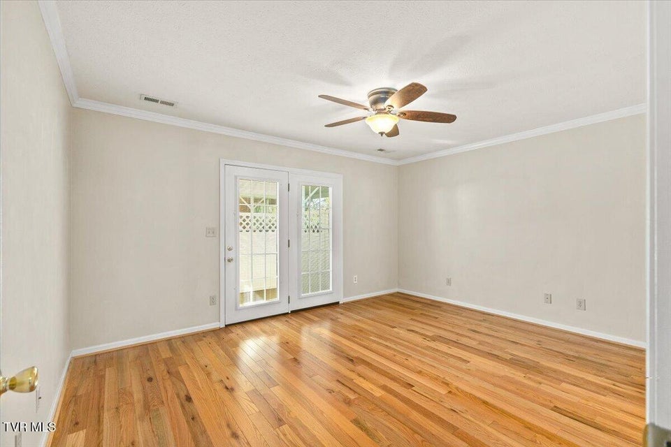 Photo #17: 703 Main Street