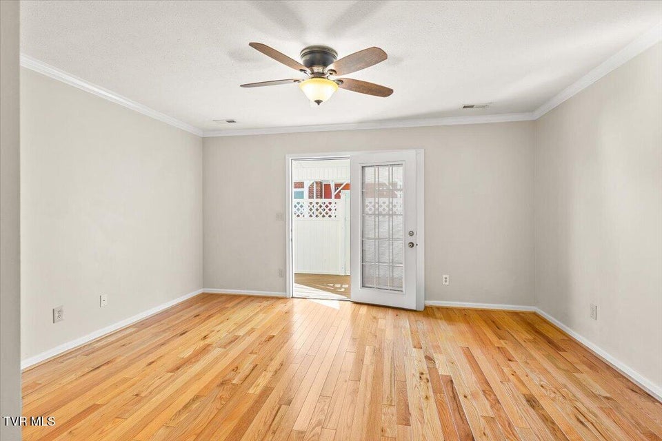 Photo #23: 703 Main Street