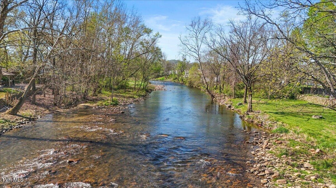 Photo #34: 703 Main Street