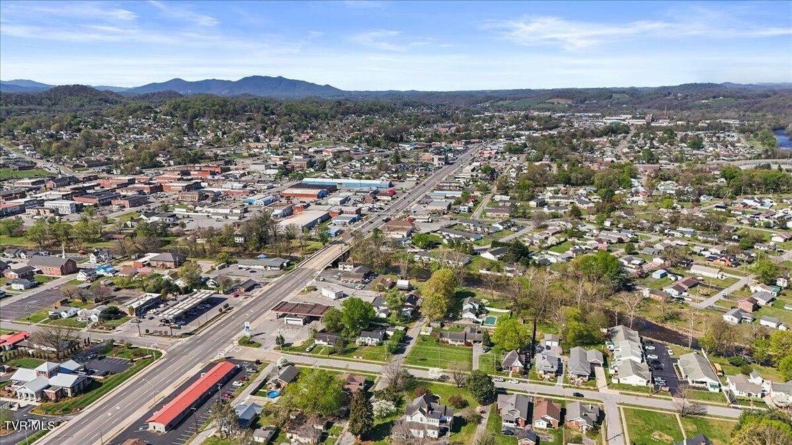 Photo #38: 703 Main Street