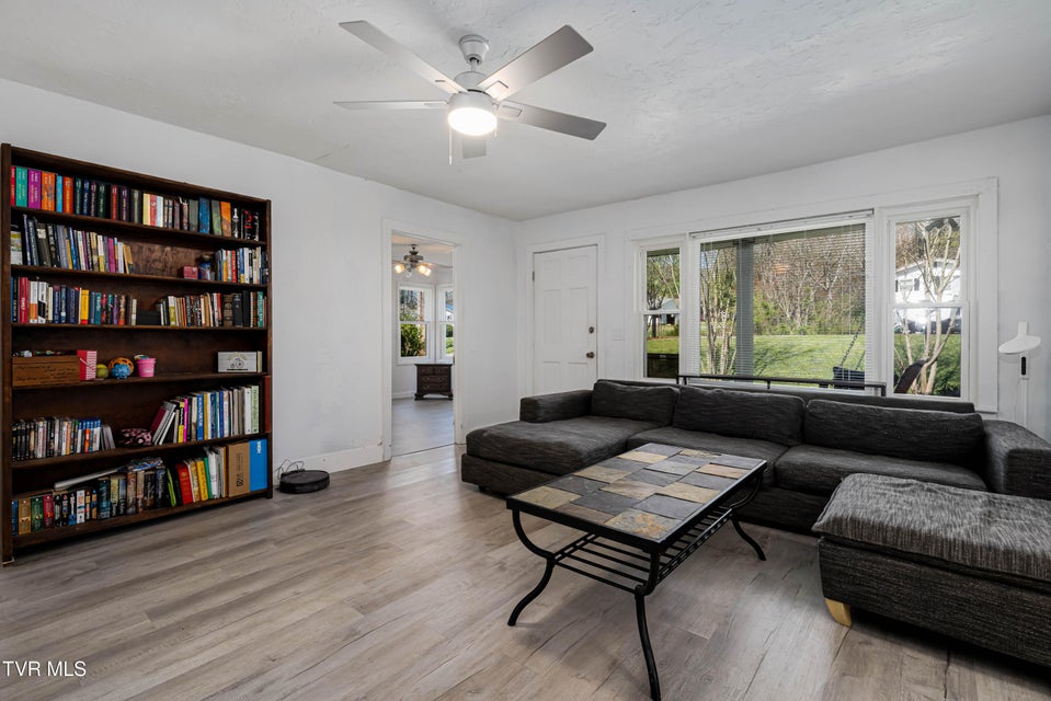 Photo #14: 1676 Tn-91 