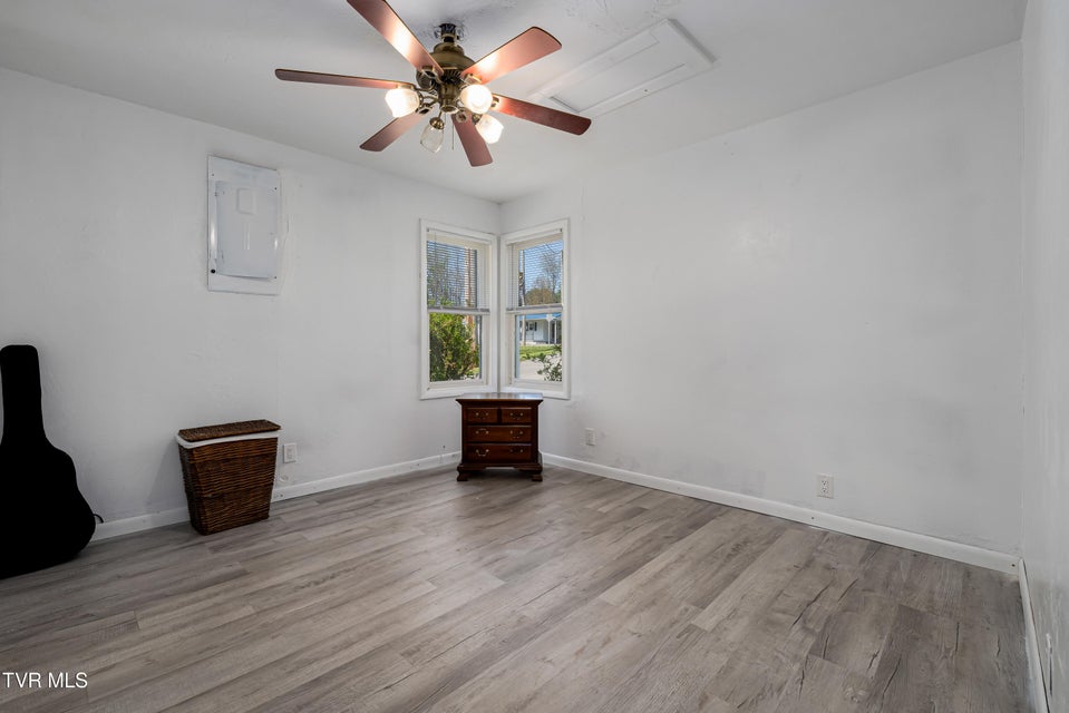 Photo #23: 1676 Tn-91 