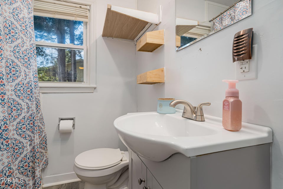 Photo #25: 1676 Tn-91 