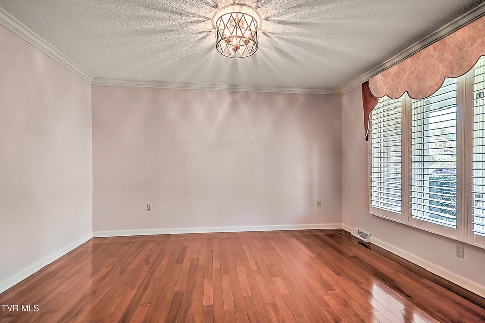 Photo #13: 2704 Suffolk Street