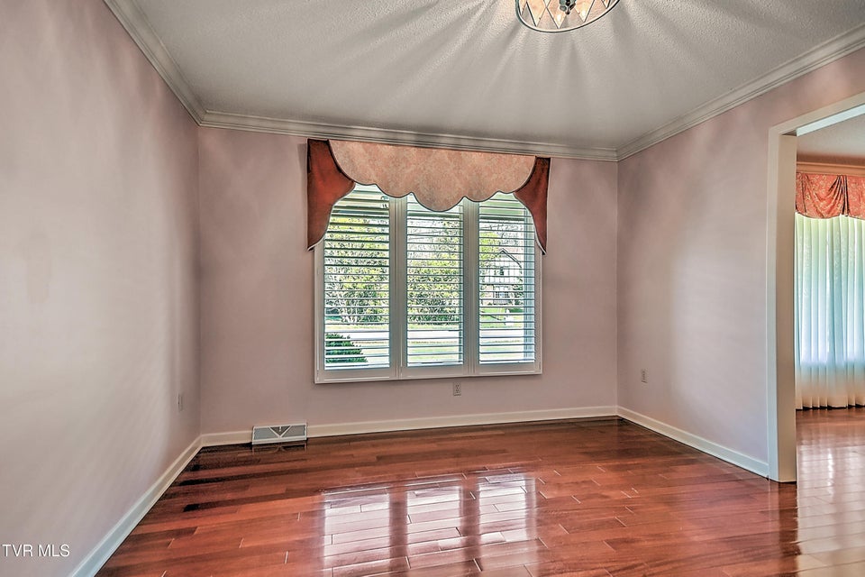 Photo #14: 2704 Suffolk Street