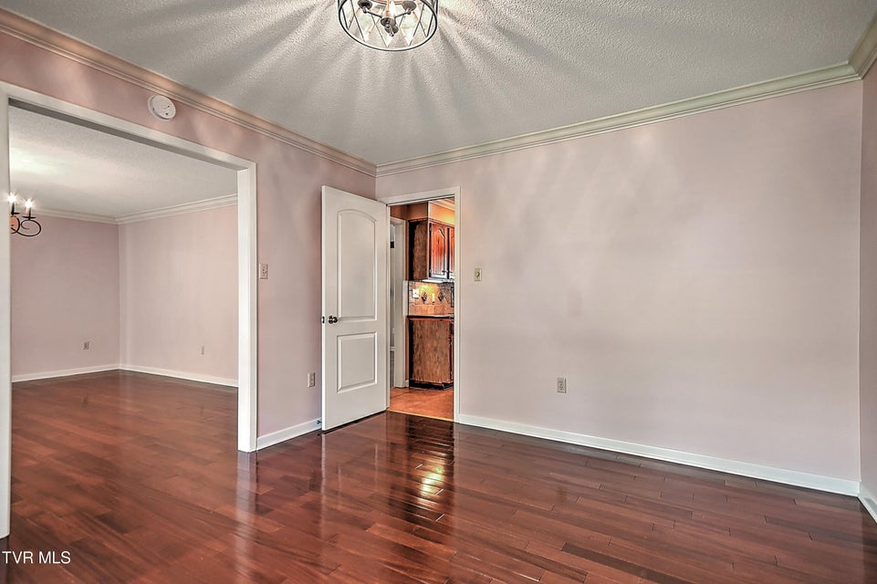 Photo #15: 2704 Suffolk Street