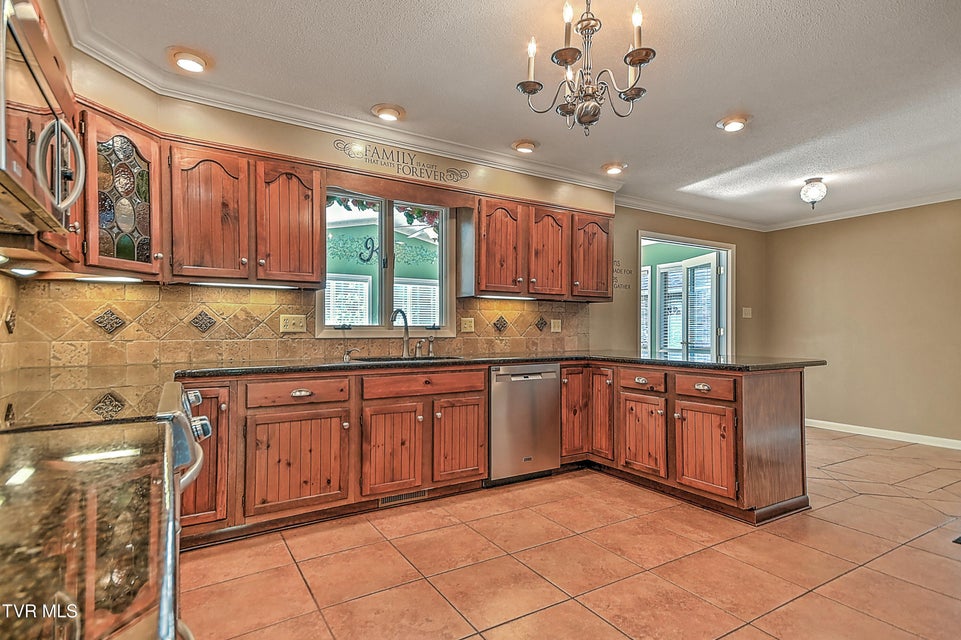 Photo #18: 2704 Suffolk Street