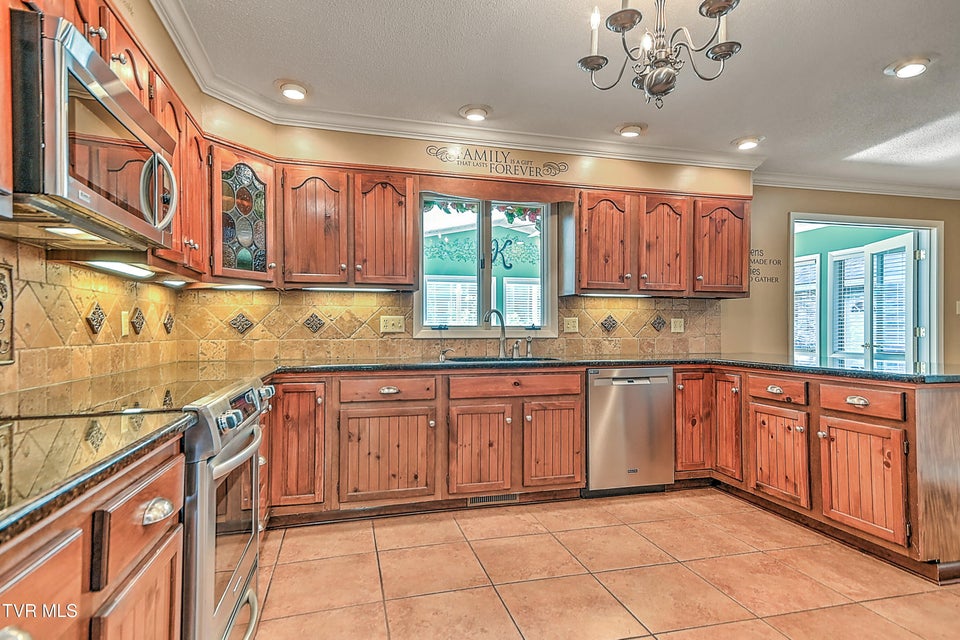 Photo #9: 2704 Suffolk Street