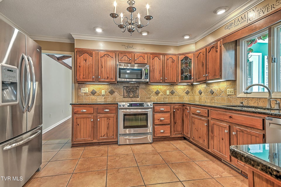 Photo #23: 2704 Suffolk Street