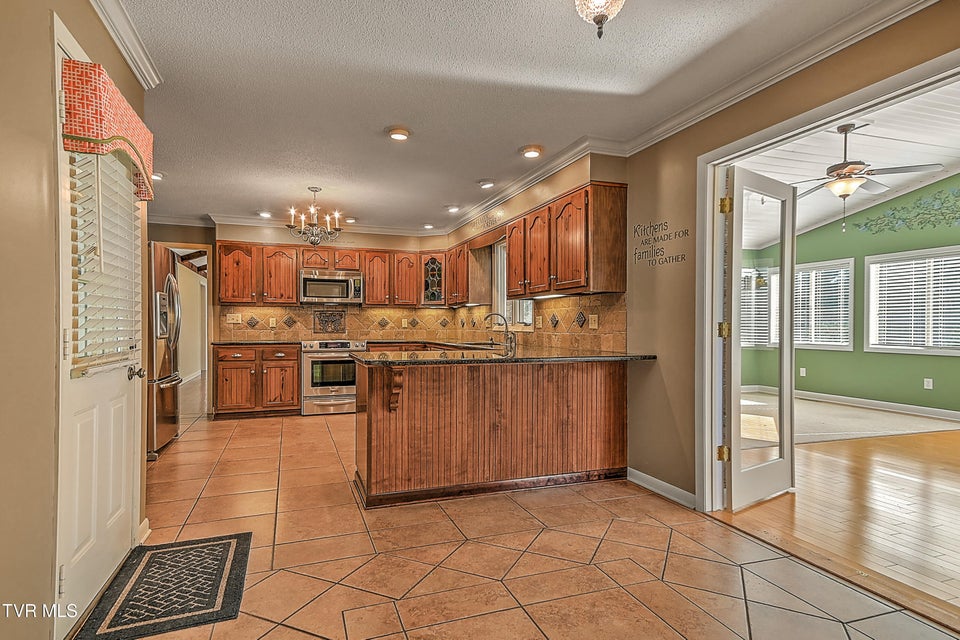 Photo #27: 2704 Suffolk Street