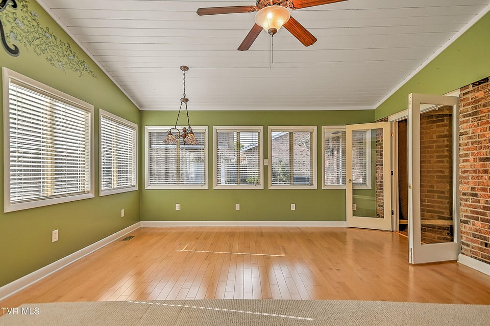 Photo #30: 2704 Suffolk Street