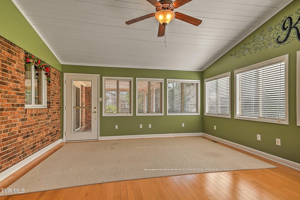 Photo #32: 2704 Suffolk Street