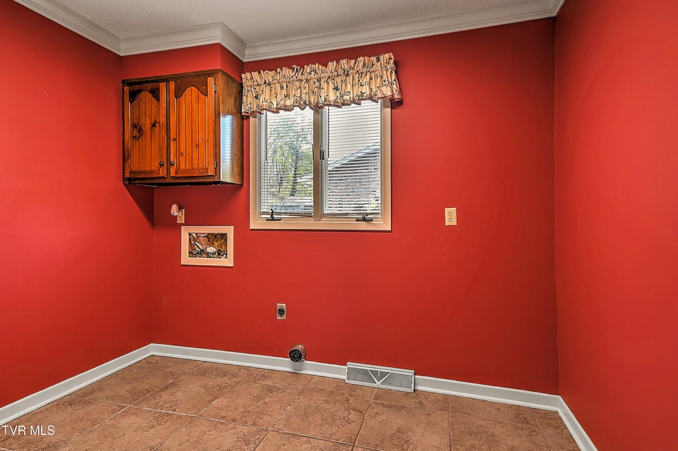 Photo #22: 2704 Suffolk Street