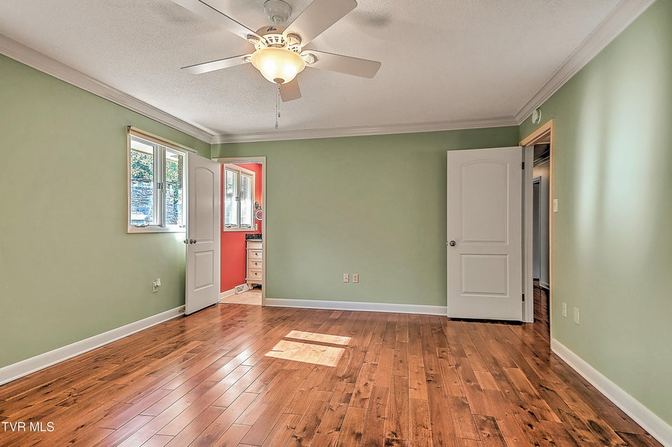 Photo #39: 2704 Suffolk Street