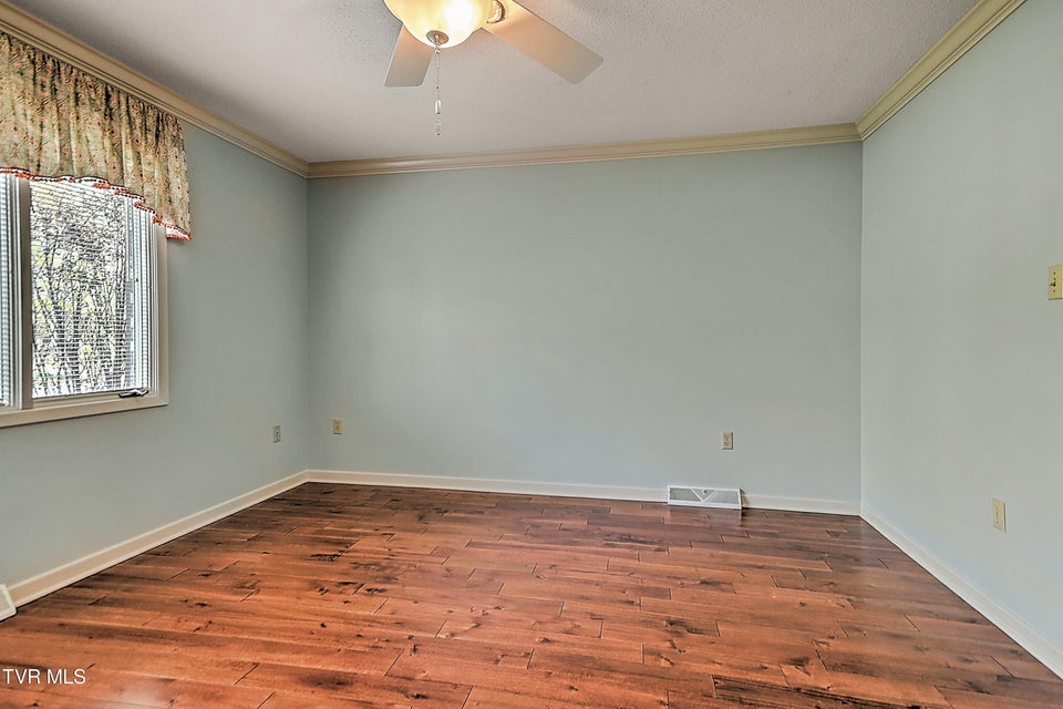 Photo #43: 2704 Suffolk Street