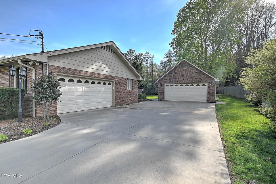 Photo #52: 2704 Suffolk Street