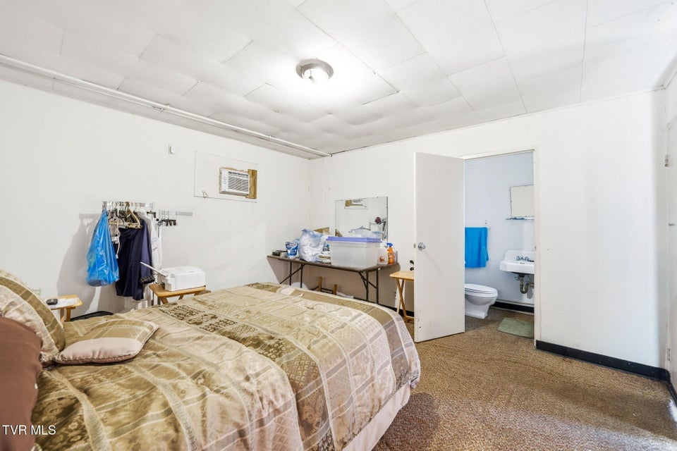 Photo #20: 3209 Memorial Boulevard